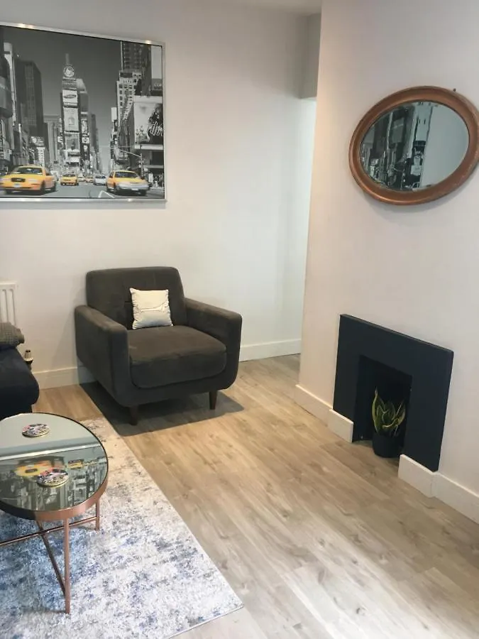 1 Phoenix Cottages, 403 High Street, Cheltenham United Kingdom